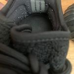 Yeezy Boost 350 ‘Bred’ Photo 6