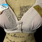 Beautiful lavender lace bra with snap front buttons. NWT. Purple Size undefined Photo 1