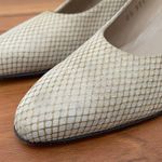 Salvatore Ferragamo Vintage Nude Beige Micro Waffle Suede Heel Pumps Size 6 AAAA Photo 3