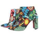 Stuart Weitzman  Embroidered Vero Cuoio Ankle Boots Sz 6.5 Photo 2