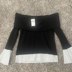 Socialite Off the shoulder sweater Photo 1