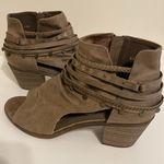 Jellypop  Stylish Tan Ankle Boots peep toe heels side zip Charli NWT booties 8.5 Photo 0