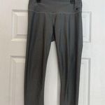 Oakley Womans Capri Athletic Leggings Size Medium Pull On Gray Photo 0