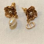 Christian Dior Dior D-Millefiori Earrings Matte Pink-Finish Metal and White Resin Pearls Photo 2