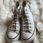 Converse White Platform Hightops Chuck Taylor Allstars () Photo 1