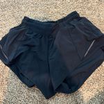 Lululemon Hotty Hot Short 2.5” Photo 0