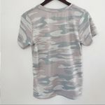 Socialite Gray Camo Scoop Neck T-Shirt Size Medium Short Sleeves Basic Photo 5