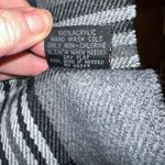 V. Fraas  grey plaid rectangular scarf with fringe Photo 3