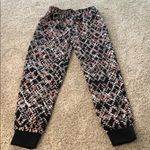 Socialite Aztec pants. Photo 3