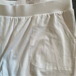 Croft & Barrow  Skimmer Mid Rise Capris  Women’s Size XXL  White Below The Knee Photo 3