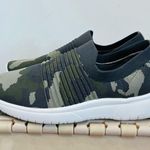 Blondo  Karen Waterproof Knit Sneaker camo size 7 Photo 3