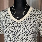 Blooming Jelly Size S V Neckline Tee Photo 1