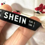 SheIn white red flower crop top Photo 6