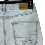 American Eagle  SZ 2 Mom Jean Shorts Distressed Cuffed Zip-Fly Light Wash Stretch Photo 6