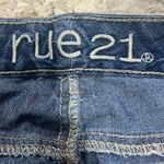 Rue 21 , Capris, Distressed, Size 9/10 Curvy Photo 4