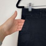 Old Navy  Woman's Sz 4 Black Mid Rise 'The Everyday Short' 6"‎ Inseam Chino Photo 1