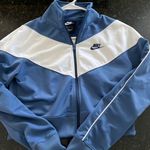 Nike Cropped Full-Zip Jacket Photo 0