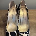Diane Von Furstenberg  Women's Black White Print Pump Heels Shoes Gold Heel 7M Photo 3