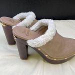 Juicy Couture Women's Tan Faux Fur Shoes/ Clogs Heels 4.5" Size 7 SKU 5496 Photo 2