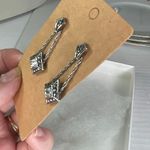 Vintage Avon “ Sleek Drop” faux diamond chain dangle earrings. Black Photo 2