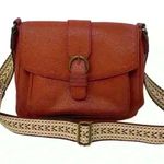 a.n.a  medium PURSE W RED PEBBLED FAUX LEATHER TAN GUITAR STRAP Photo 0