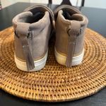 Toms  Women’s Suede Slip-On Shoes Photo 1