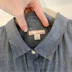 Gap Embroidered Sleeveless Button Down Shirt in Medium Chambray Size M Photo 7