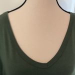 Merona  NWT Green V Neck Soft Stretch Tee buttery soft 260 Photo 3