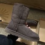 UGG  Classic Short Boots Photo 1