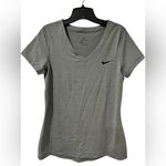 Nike Women's Heather Gray V-Neck Tee Size L Excellent Condition Photo 4