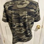 SheIn camo print short-sleeve self-tie t-shirt Photo 1