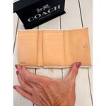 Coach Y2K  Bumblebee and Floral Straw and Leather Wallet 4.5x3.5" EUC Photo 3