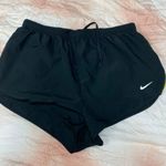 Nike Live-strong Shorts Photo 0