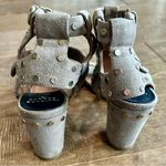 Laurence Dacade Paris Women’s Studded Suede Sandals Tan Size 9.5 EUC Feminine Photo 2
