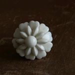 None Vintage white glass cluster flower clip on earrings Photo 8