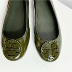 Tory Burch  Womens Minnie Patent Leather Ballet Flats Shoes Leccio Dark Green 6.5 Photo 3