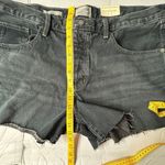 Universal Threads Universal Thread Mid-Rise 90's Baggy Cut Off Shorts Womens Size 16 Photo 6