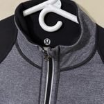 Lululemon  Athletica women’s size 10 half zip running reversible pullover active Photo 10