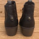 G by Guess  brown size zip up ankle booties size 9.5 Photo 4