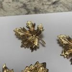 Signed Avon Matching Jewelry Set Gold Tone Brooch & Clip On Earrings Photo 2