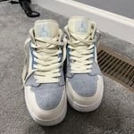 Jordan Nike  1 Mid Photo 1