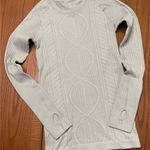 Lululemon Run: Swiftly Tech Geometric Pattern Long Sleeve Top Light Gray Size 2 Photo 0