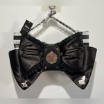 Her Universe Disney Alice In Wonderland Stripe Bow Shoulder Bag Photo 3