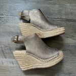 Kenneth Cole Heels Wedge Gold Size 6.5 Photo 0