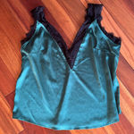 Green Satin V Photo 0