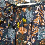 Caslon  floral with insert metalic lines tops :Box I: Photo 4