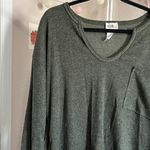 ୨୧ ･ﾟ✧ BiBi Long Sleeve Sweatshirt Green Size M Photo 1