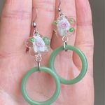 Handmade flower glass beads & green circle hoop unique fairy cottage retro style dangle earrings 🌼💚 Photo 2