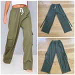 Pretty Little Thing  Khaki Elasticated Waist Wide Leg Cargo Pants in Green Photo 1