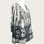 Shoreline  Women's black and White Tie-Dye Top Photo 8
